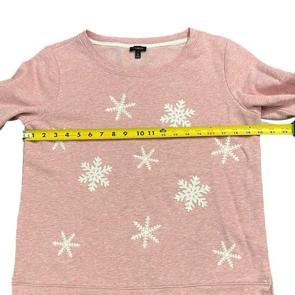 ❄️🩷 Talbots Embroidered Snowflake Sweatshirt | Heathered Pink | Size M - Picture 4 of 7